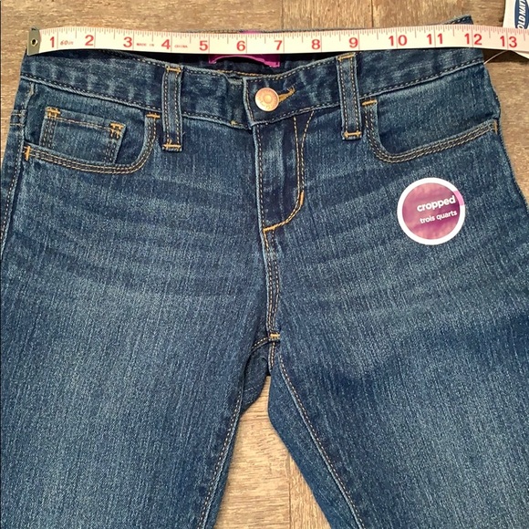 Old Navy Capri Jeans - Picture 4 of 4